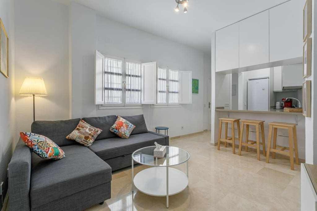 Santa Cruz Parking Incluido Apartment Севиля Екстериор снимка
