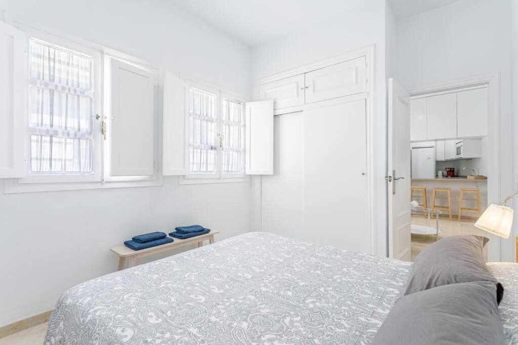 Santa Cruz Parking Incluido Apartment Севиля Екстериор снимка