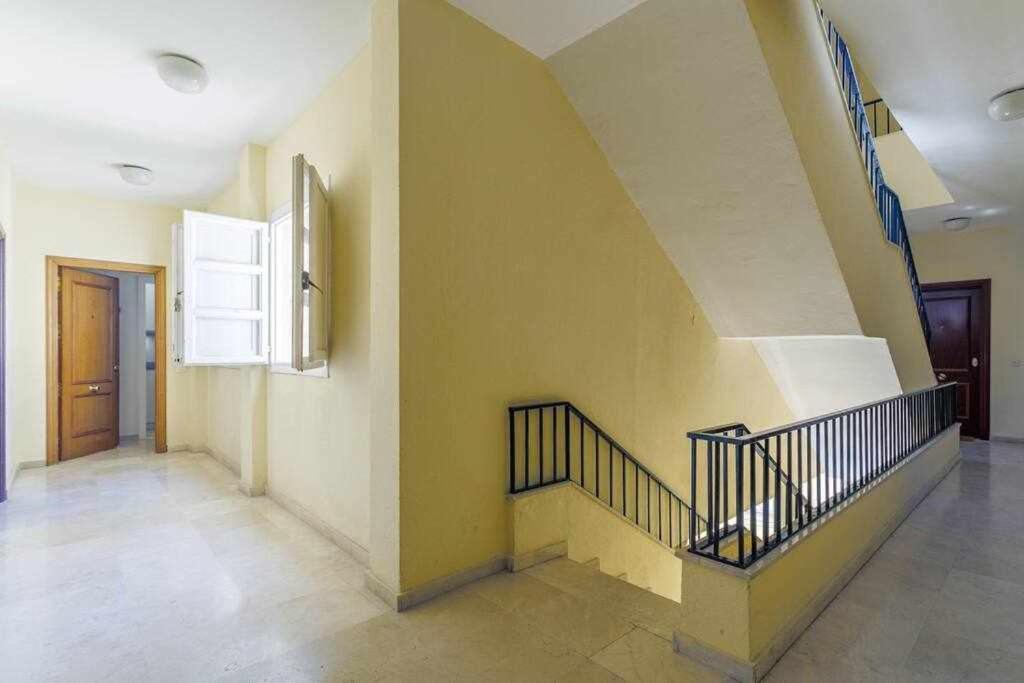 Santa Cruz Parking Incluido Apartment Севиля Екстериор снимка