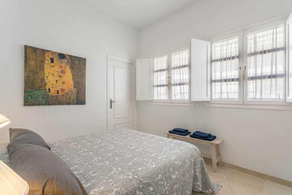 Santa Cruz Parking Incluido Apartment Севиля Екстериор снимка