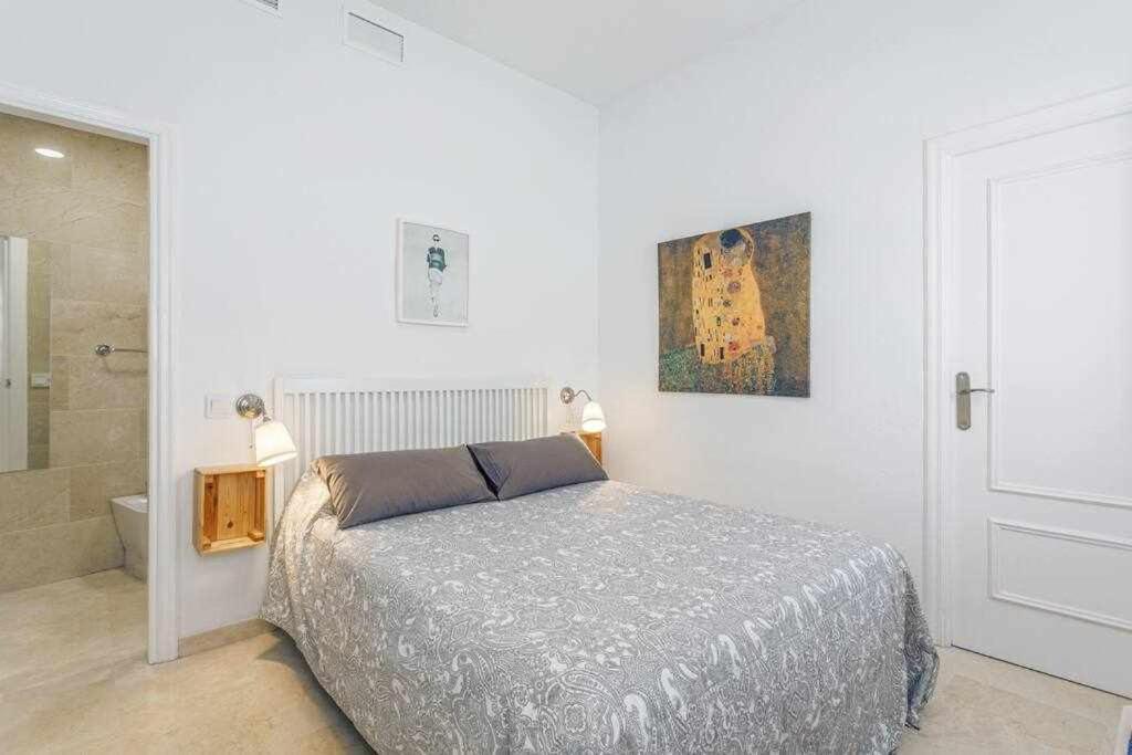 Santa Cruz Parking Incluido Apartment Севиля Екстериор снимка